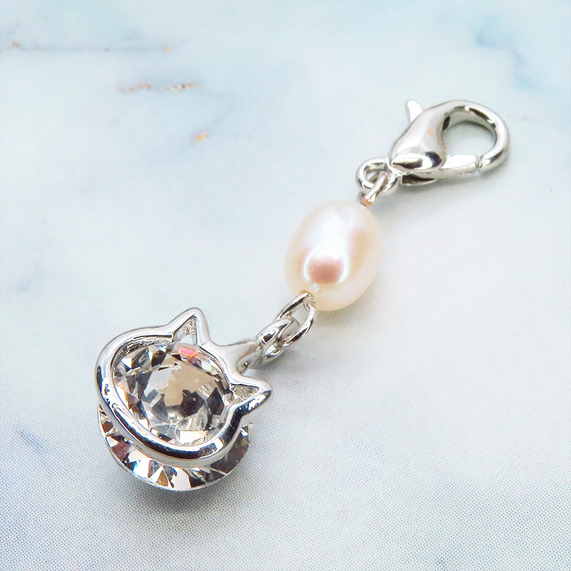 マスクチャーム かわいい猫フレームのスワロフスキー(5色選択)と淡水パールの大人可愛いチャーム