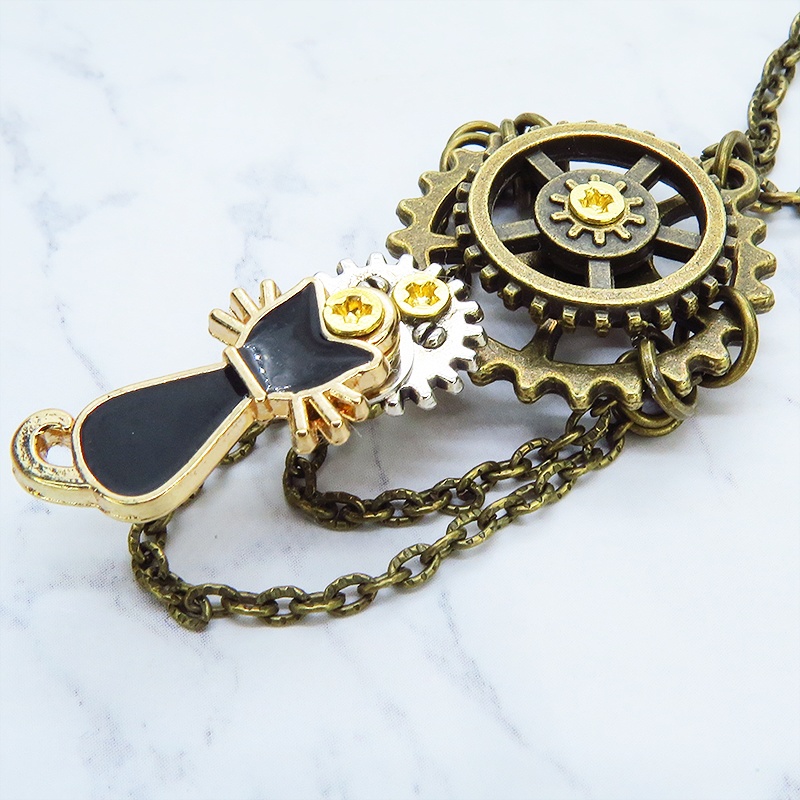 スチームパンク風 可動ギミックありの黒猫と歯車のネックレス 2連チェーン 模様付きチェーン レジン加工