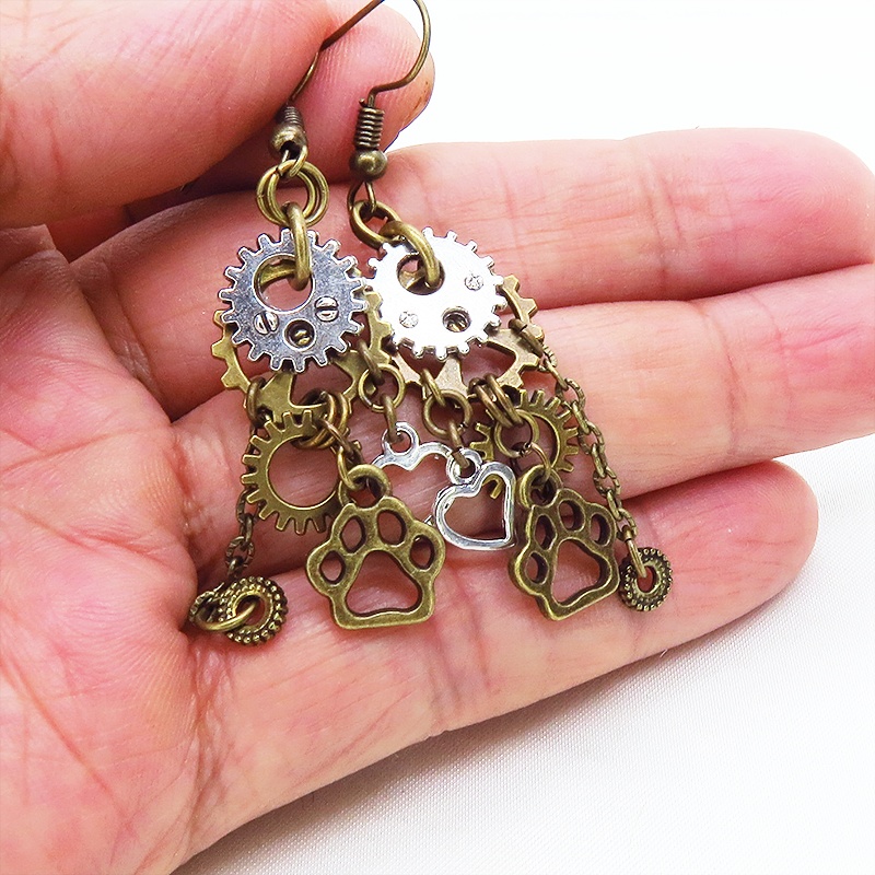 スチームパンク風 肉球と歯車を組み合わせた多層ピアス タッセル チェーン ハート アンティークカラー 猫 犬