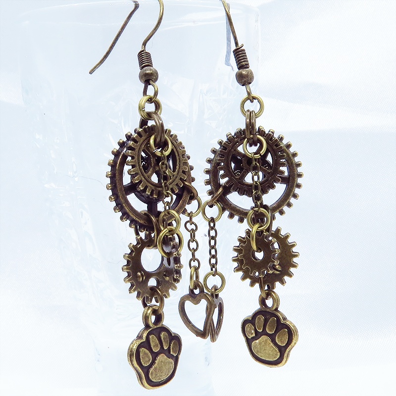 スチームパンク風アンティークカラーの肉球と歯車を組み合わせた多層チェーンピアス ハート 猫 犬