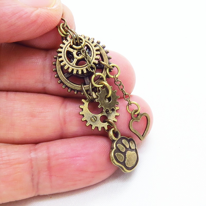 スチームパンク風アンティークカラーの肉球と歯車を組み合わせた多層チェーンピアス ハート 猫 犬