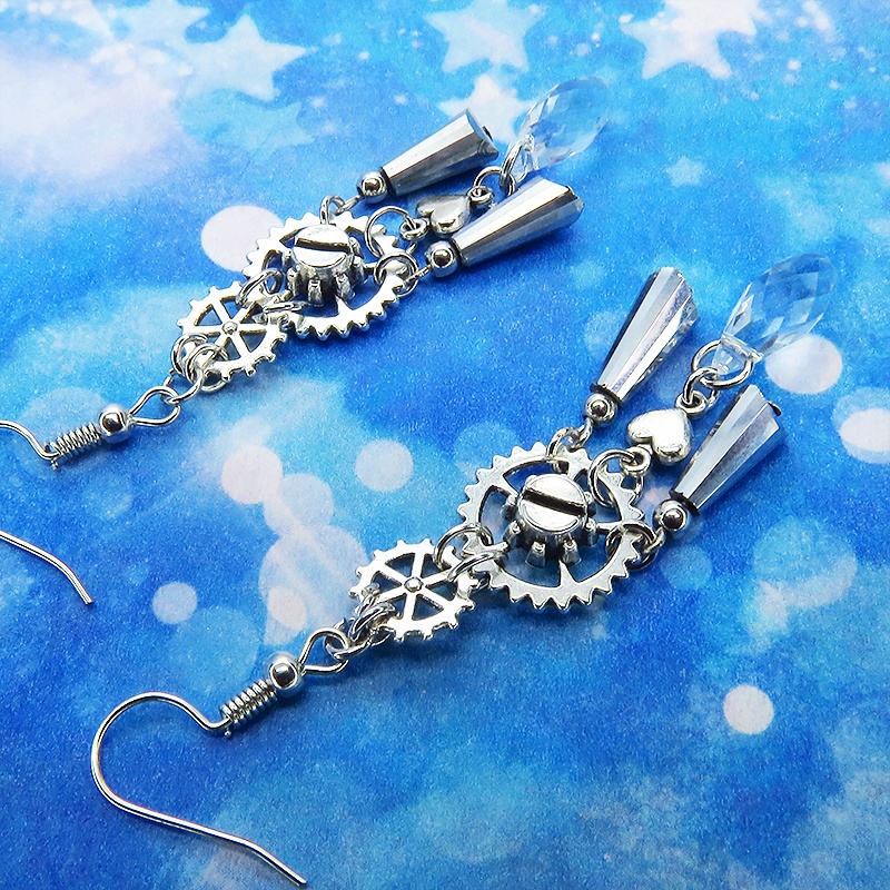 スチームパンク風シルバーカラーメタルタッセルピアス ガラス ラインストーン 歯車 ハート サージカル可