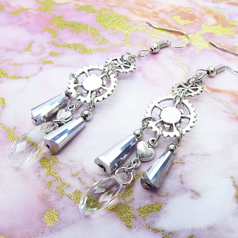 スチームパンク風シルバーカラーメタルタッセルピアス ガラス ラインストーン 歯車 ハート サージカル可