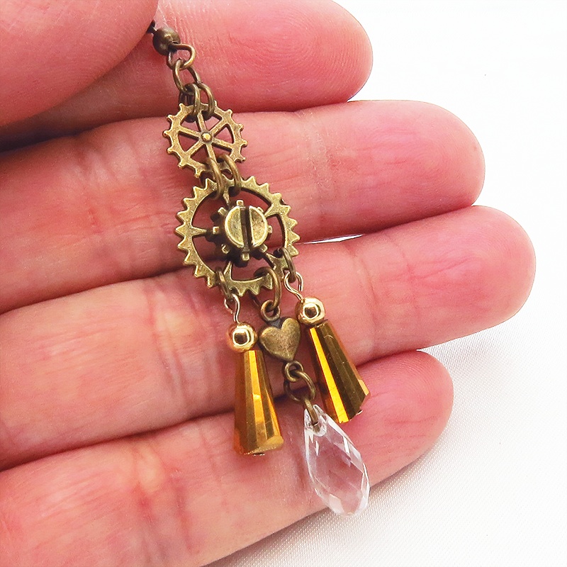 スチームパンク風 アンティークゴールド メタルタッセルピアス ガラス ラインストーン 歯車 ハート サージカル可