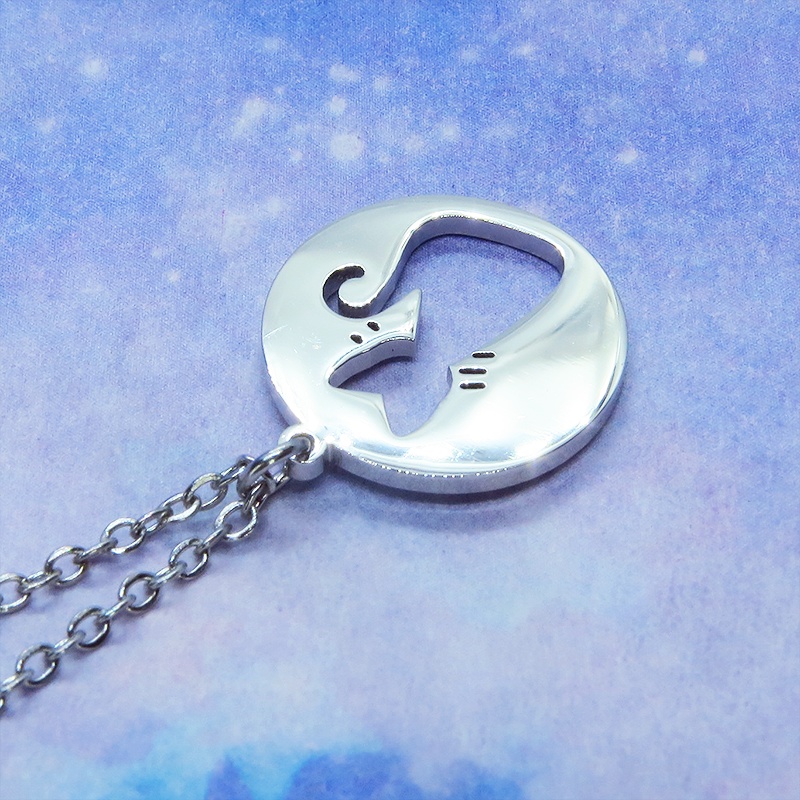 ステンレス製シルバーカラー ひげつき猫シルエットモチーフの大人可愛いネックレス