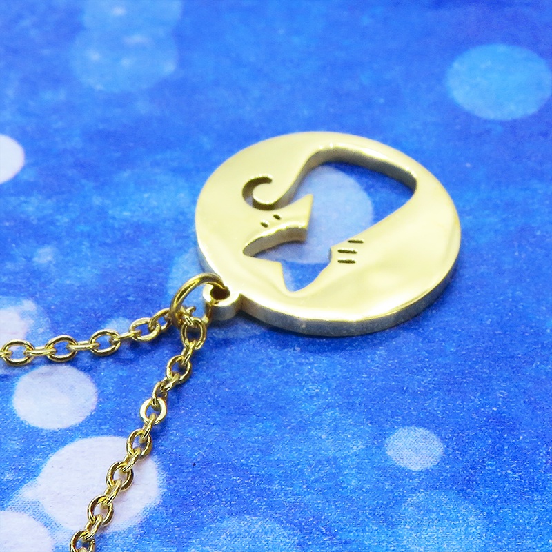 ステンレス製ゴールドカラー ひげつき猫シルエットモチーフの大人可愛いネックレス