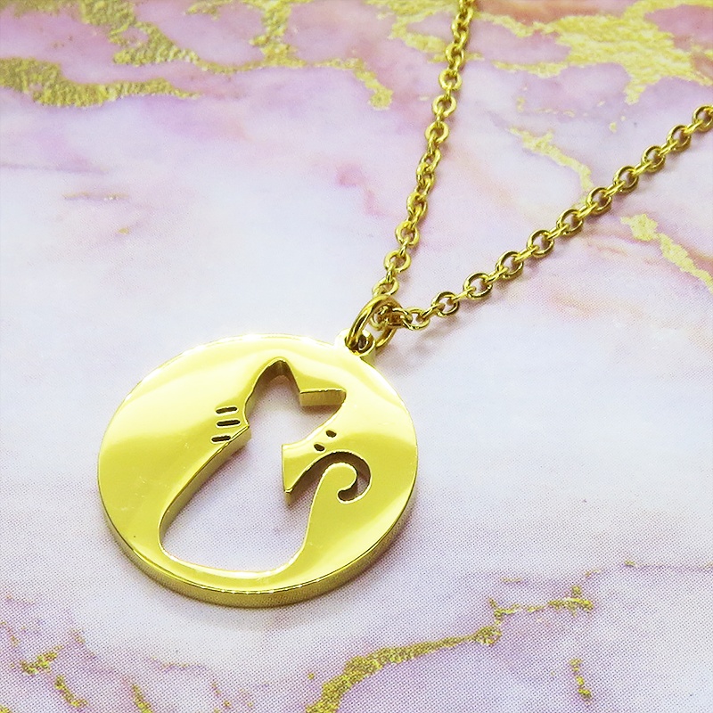 ステンレス製ゴールドカラー ひげつき猫シルエットモチーフの大人可愛いネックレス