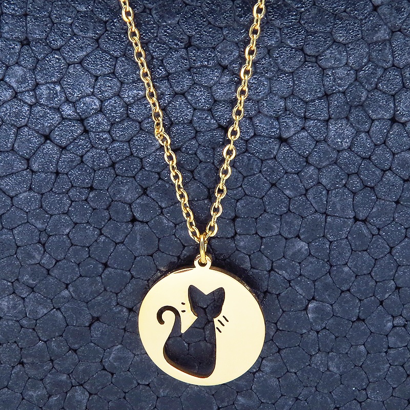 ステンレス製ゴールドカラー ひげつき猫シルエットモチーフの大人可愛いネックレス