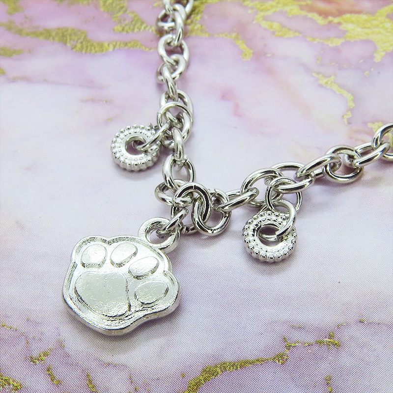 シンプルで可愛いシルバーカラーの肉球モチーフブレスレット 猫好き 犬好き