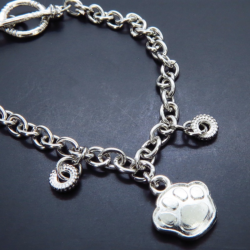 シンプルで可愛いシルバーカラーの肉球モチーフブレスレット 猫好き 犬好き