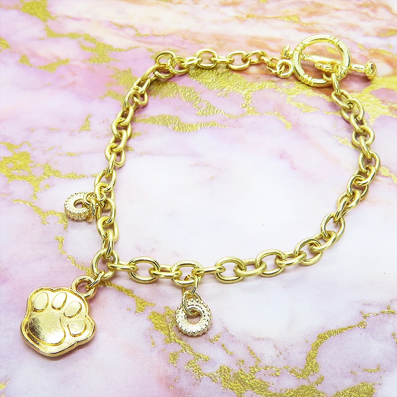 シンプルで可愛いゴールドカラーの肉球モチーフブレスレット 猫好き 犬好き