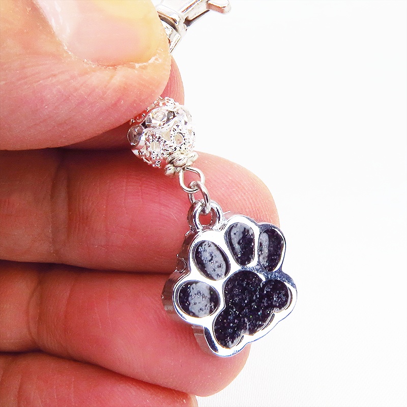 肉球とメタルビーズ(3種)を組み合わせた可愛いチャームのキーホルダー バッグチャーム マスクチャーム 猫 犬
