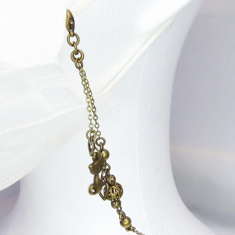 アンティークカラーの猫とメタルビーズのメガネチェーン&マスクチェーン 吊り下げ型 ハート メガネ留め