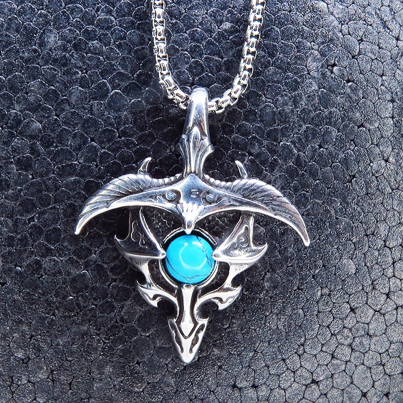 シルバーカラーのイーグルモチーフのペンダントネックレス ターコイズ チタン鋼 ステンレスネックレス