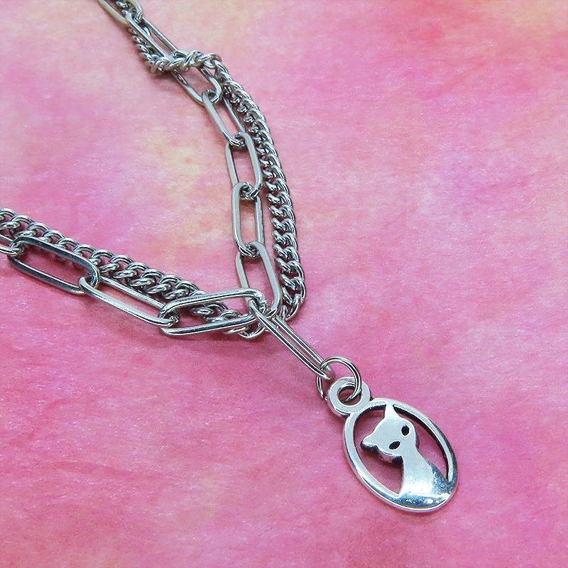 ステンレス製 シルバーカラー 猫のチャームのついたスリムなダブルチェーンブレスレット 繊細 パンク ロック エレガント