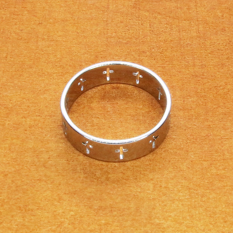 ステンレス製 ロザリオ(十字架)が浮き上がるスマートなリング 指輪 シルバーカラー クロス 19号