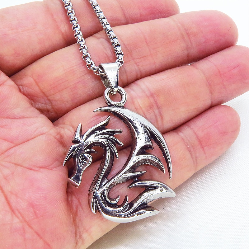 フライングドラゴン 龍のシルエットをモチーフとしたペンダント・ネックレス ステンレススチールチェーン50cm