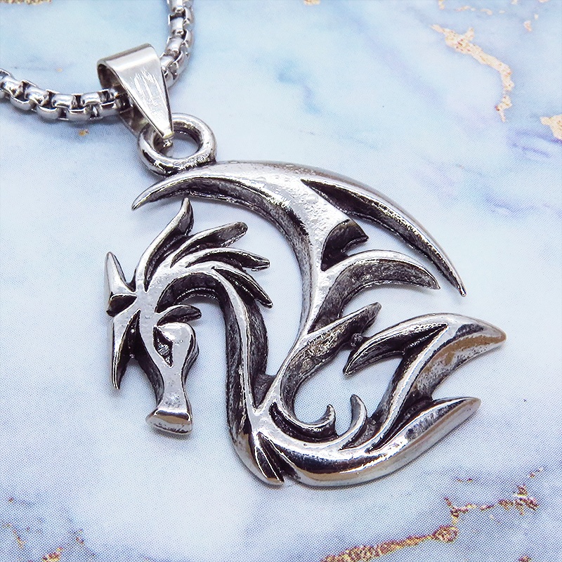 フライングドラゴン 龍のシルエットをモチーフとしたペンダント・ネックレス ステンレススチールチェーン50cm