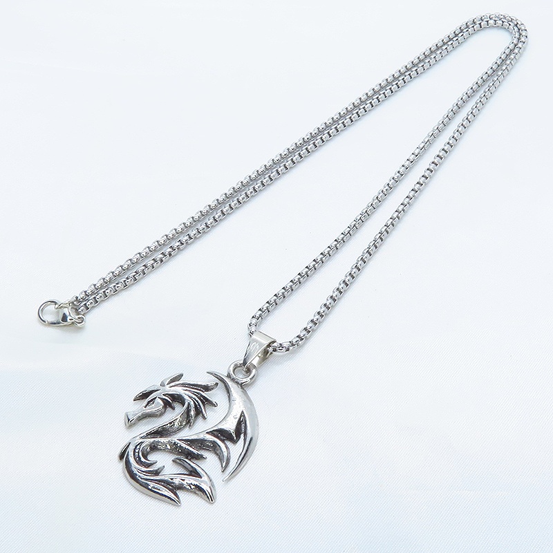 フライングドラゴン 龍のシルエットをモチーフとしたペンダント・ネックレス ステンレススチールチェーン50cm