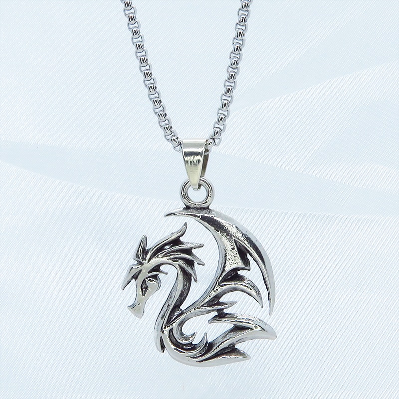 フライングドラゴン 龍のシルエットをモチーフとしたペンダント・ネックレス ステンレススチールチェーン50cm