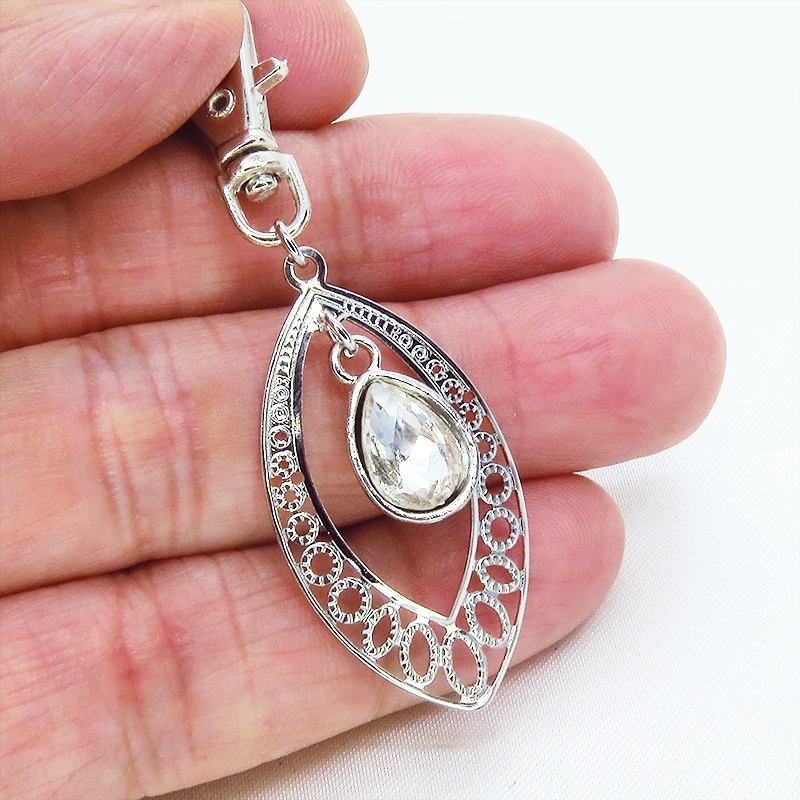 透かしアラベスク調のティアドロップ(しずく)キーホルダー ガラス シルバーカラー バッグチャーム