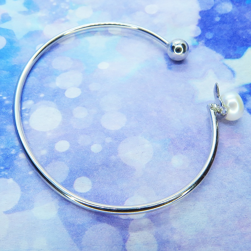 シルバー925 猫耳パールがエンドについたバングル 淡水パール(クリアホワイト) ブレスレット