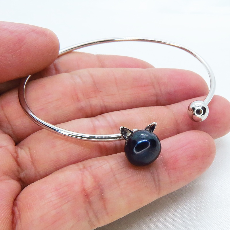シルバー925 猫耳パールがエンドについたバングル 淡水パール(ブラックパール) ブレスレット