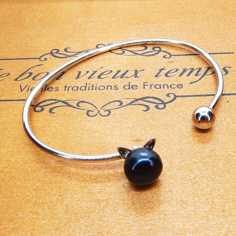 シルバー925 猫耳パールがエンドについたバングル 淡水パール(ブラックパール) ブレスレット