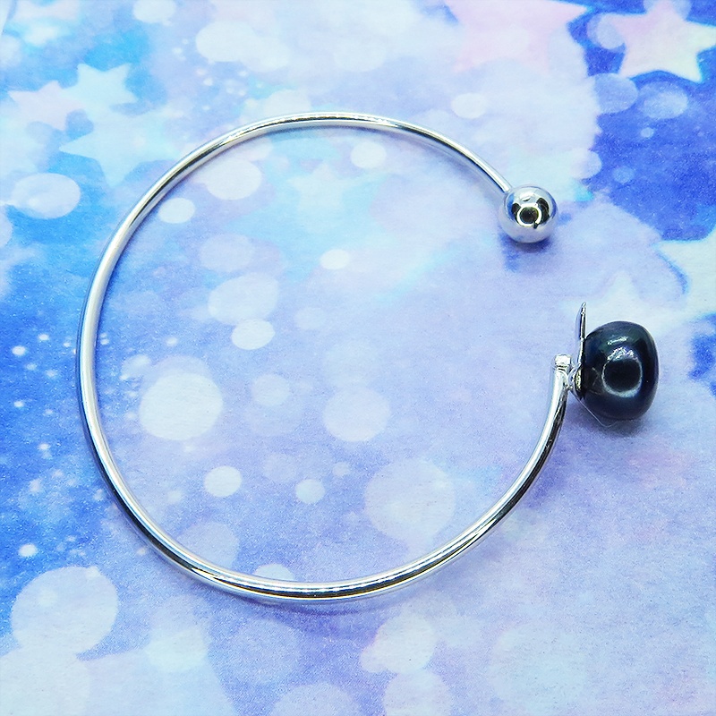 シルバー925 猫耳パールがエンドについたバングル 淡水パール(ブラックパール) ブレスレット