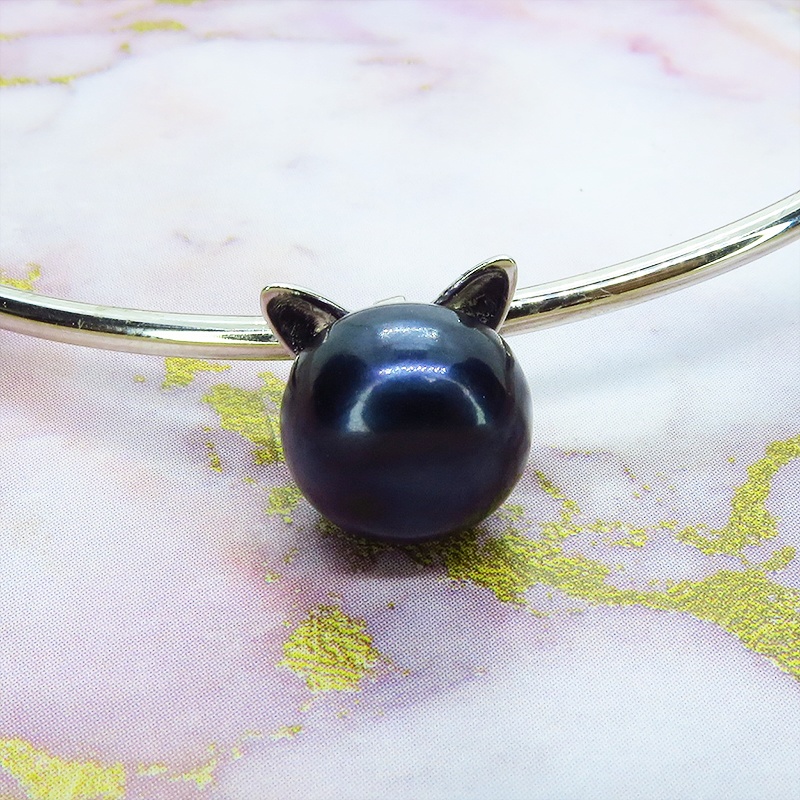 シルバー925 猫耳パールがセンターについたバングル 淡水パール(ブラックパール) ブレスレット