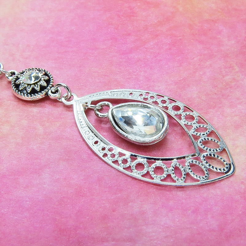 透かしアラベスク調のティアドロップ(しずく)のネックレス ガラス シルバーカラー ステンレス可 長さ調節可