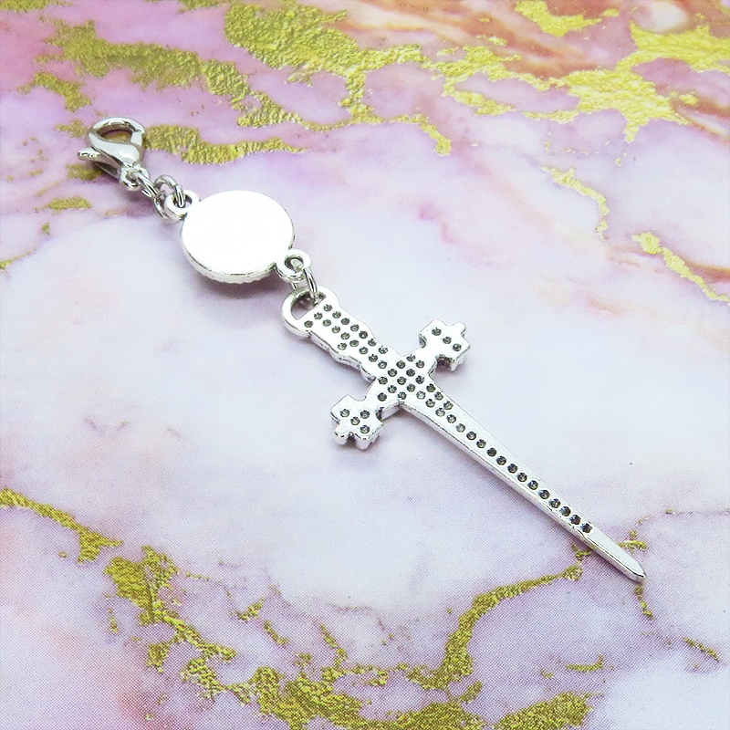 マスクチャーム シルバーカラーのソード(剣)とラインストーンのスリムなチャーム キーホルダー 金具変更可