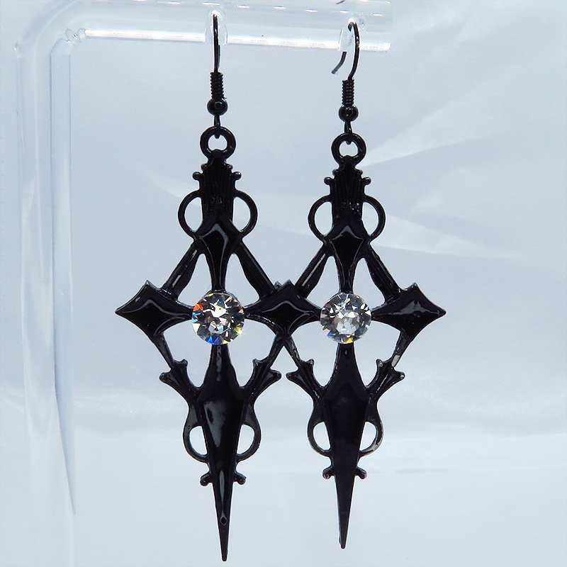 黒く輝く十字架のブラッククロスピアス スワロフスキー ロザリオ ゴシック パンク ロック