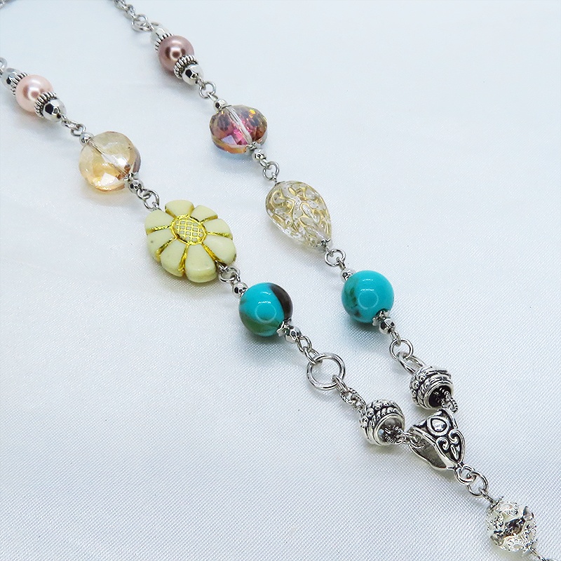 バステト オリエンタル風 ビーズを組合わせたシルバーカラーのアシンメトリー猫ネックレス アジャスター付 長さ変更可