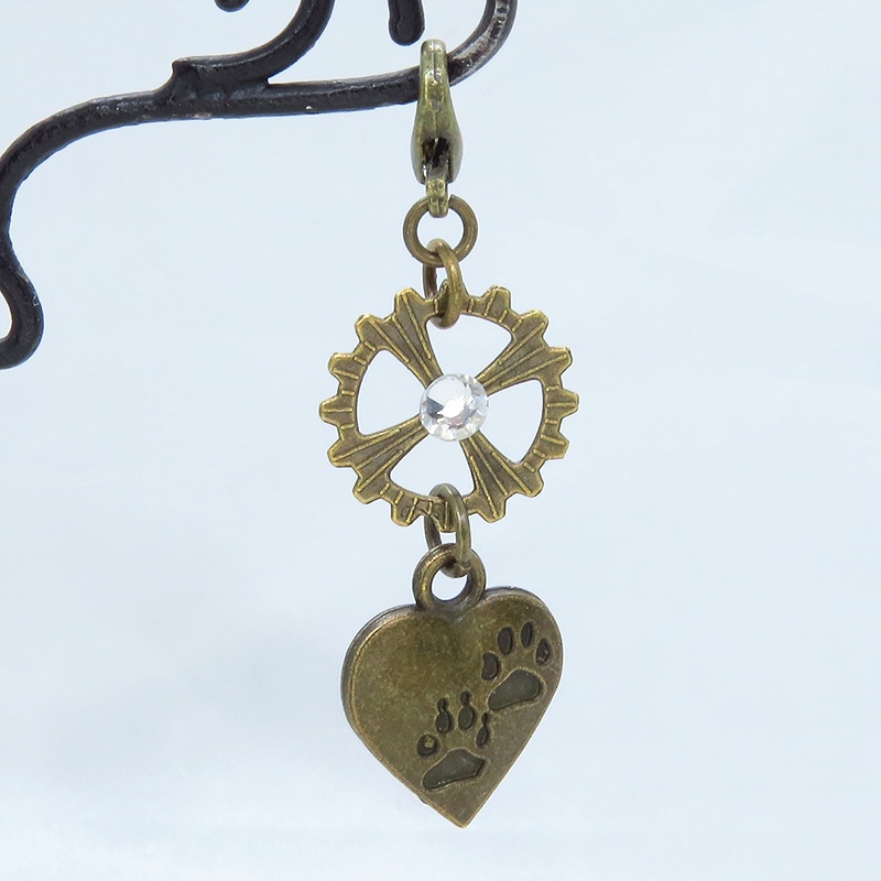 マスクチャーム 肉球の刻印入りのハートと歯車をつなげた可愛いチャーム キーホルダー バッグチャーム 猫 犬