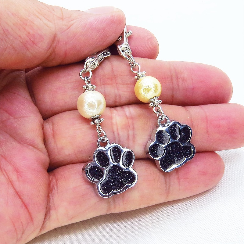 肉球とコットンパール(2種)を組み合わせた可愛いチャームのキーホルダー バッグチャーム マスクチャーム 猫 犬