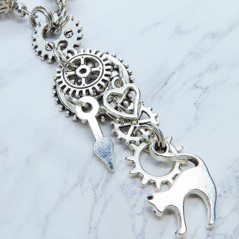 スチームパンク風 アンティークシルバー 跳ね猫と歯車の多層ネックレス ロザリオ ハート メンズ レディース
