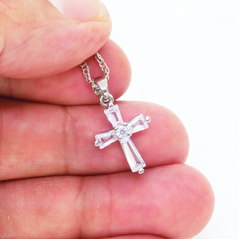 クリアガラスのコンパクトなロザリオチャームのネックレス スクリューチェーン アジャスター追加可