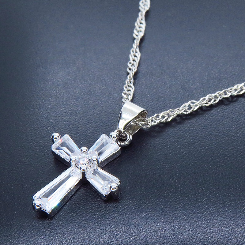 クリアガラスのコンパクトなロザリオチャームのネックレス スクリューチェーン アジャスター追加可