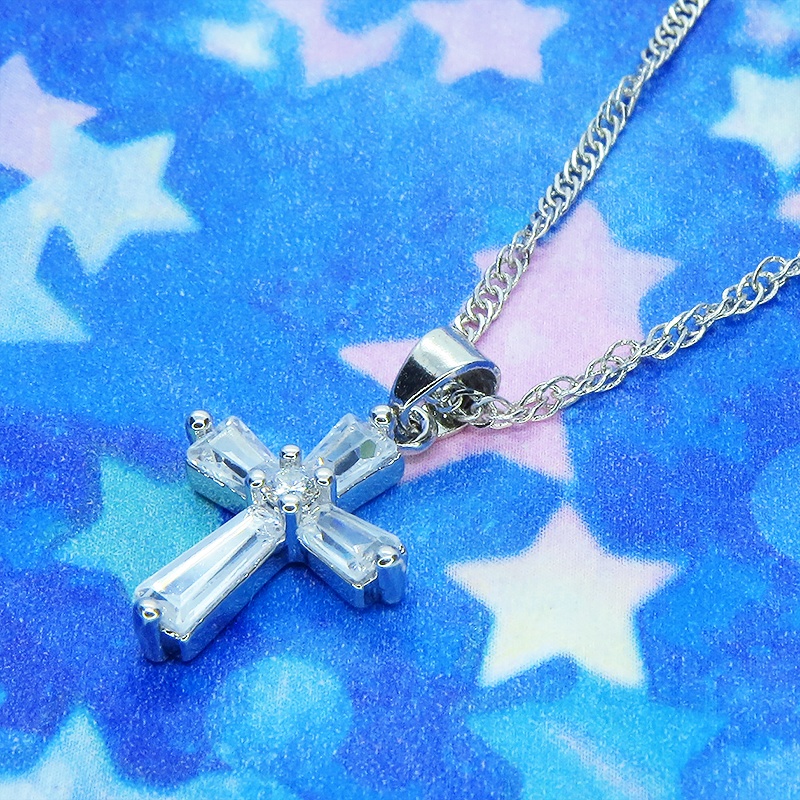 クリアガラスのコンパクトなロザリオチャームのネックレス スクリューチェーン アジャスター追加可