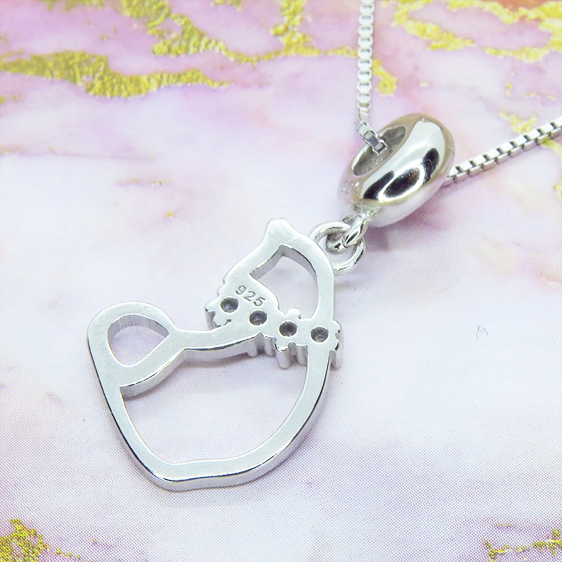 シルバー925 猫シルエットモチーフの大人可愛いペンダント・ネックレス キュービックジルコニア アジャスター追加可