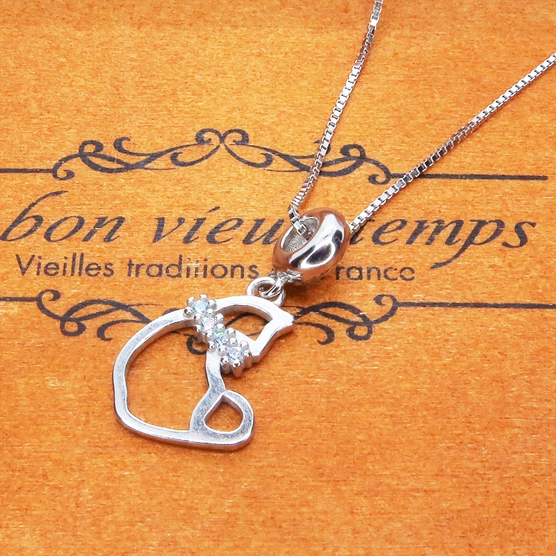 シルバー925 猫シルエットモチーフの大人可愛いペンダント・ネックレス キュービックジルコニア アジャスター追加可