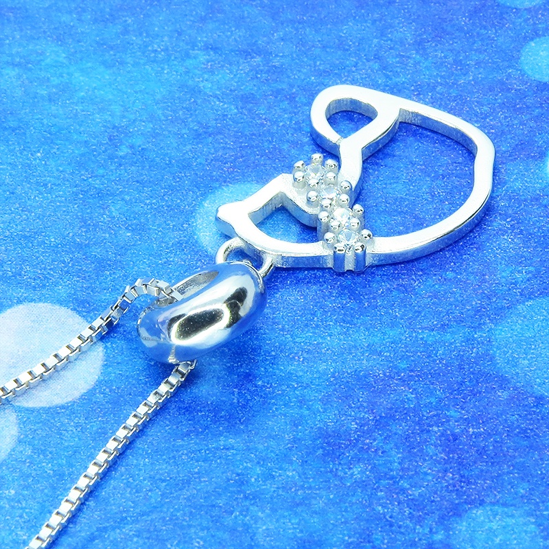 シルバー925 猫シルエットモチーフの大人可愛いペンダント・ネックレス キュービックジルコニア アジャスター追加可