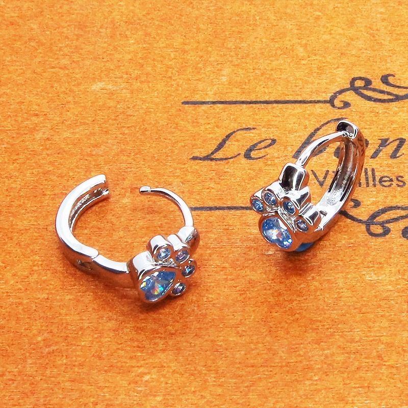 【再販3】シルバー925 ブルージルコンが輝く肉球モチーフのフープピアス リングピアス 猫 犬