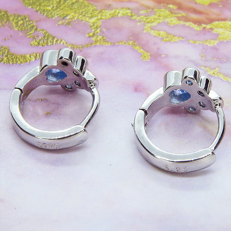 【再販3】シルバー925 ブルージルコンが輝く肉球モチーフのフープピアス リングピアス 猫 犬