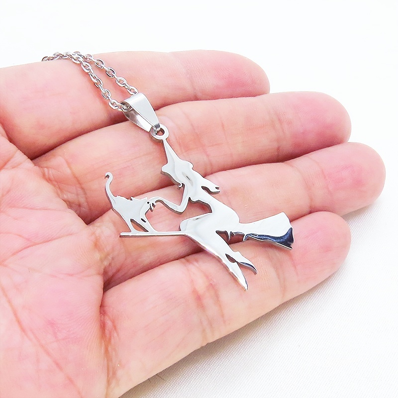 ステンレス製 ホウキにまたがる魔女と猫のペンダントネックレス シルバーカラー 魔法使い 猫 シルエット