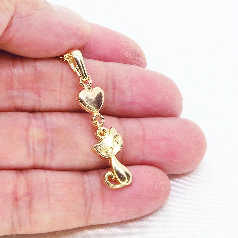 マットゴールド 猫とハートのシンプルでコンパクトな可愛いネックレス 長さ変更可