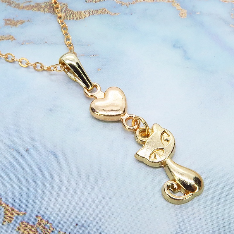 マットゴールド 猫とハートのシンプルでコンパクトな可愛いネックレス 長さ変更可