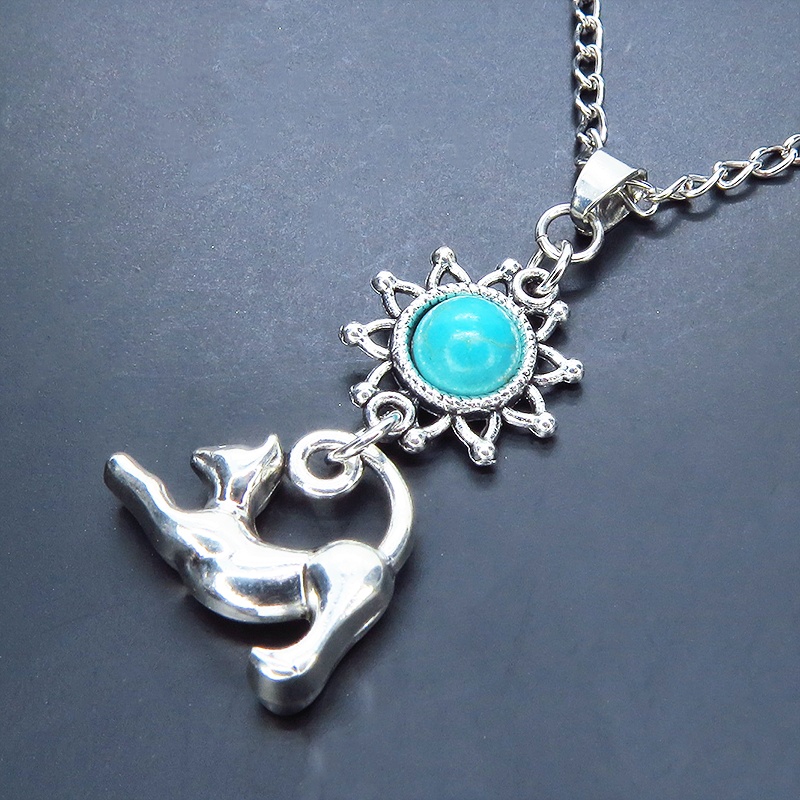 シルバーカラー のび猫とひまわりモチーフをつなげたネックレス ターコイズ 長さ変更可 SV925変更可