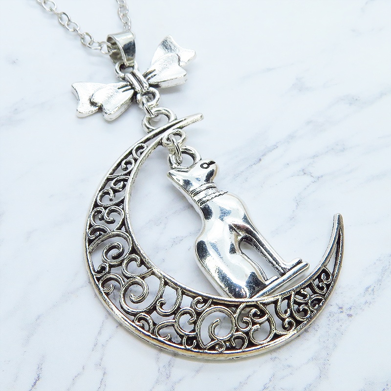 猫の神様 アンティークシルバーのバステト神と透かし三日月の大人可愛いネックレス ムーン リボン アジャスター付